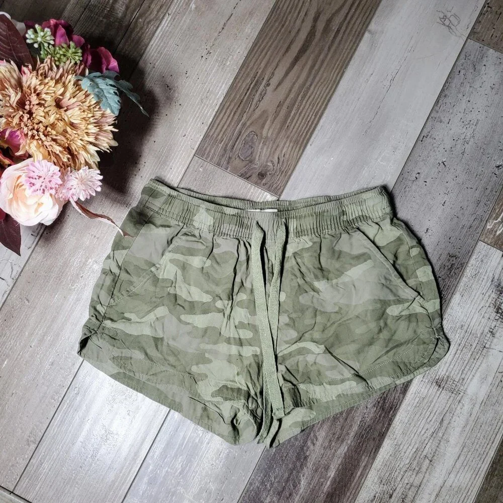 SO Camouflage 100% Rayon Elastic Waist Drawstring Shorts with Pockets XS NWOT